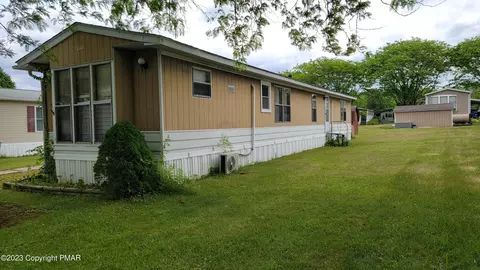 8 Powderhorn Pl, Mount Bethel, PA 18343