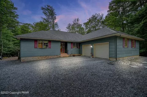 145 S Lehigh River Dr, Clifton Township, PA 18424