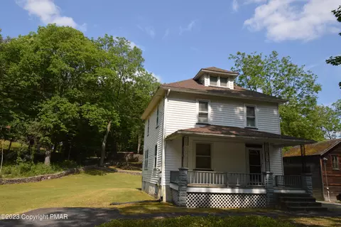 696 Fawn Rd, East Stroudsburg, PA 18301