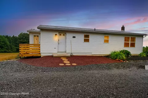2065 Wintergreen Rd, Palmerton, PA 18071