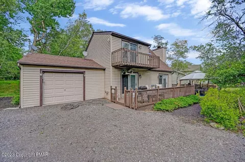 259 Clearview Dr, Long Pond, PA 18334
