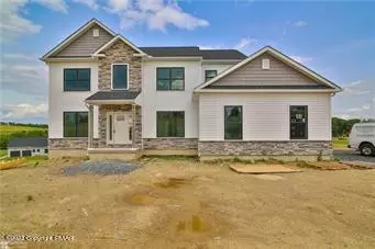 838 Emerald Valley Ln, Bangor, PA 18013