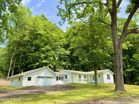 7513 Cherry Valley Rd, Stroudsburg, PA 18360