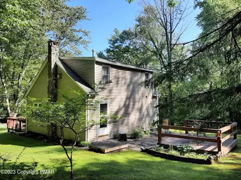 354 Sand Spring Rd, Cresco, PA 18326