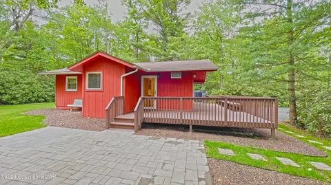 1249 Hunter Ln, Long Pond, PA 18334