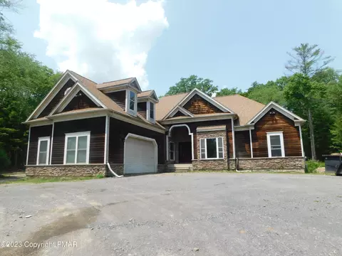 400 Sawmill Rd, Stroudsburg, PA 18360