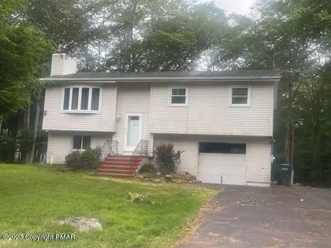 1970 Horseshoe Bnd, Tobyhanna, PA 18466