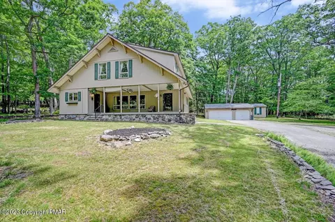 199 Station Hill Rd, Henryville, PA 18332
