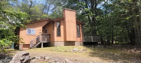 2227 Overlook Dr, Tobyhanna, PA 18466