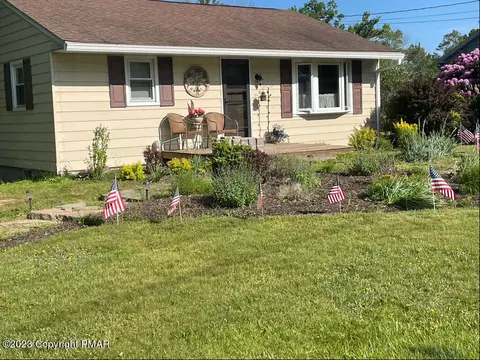 7 Brush Dr, East Stroudsburg, PA 18302