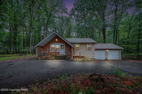 131 White Pine Trl, East Stroudsburg, PA 18301