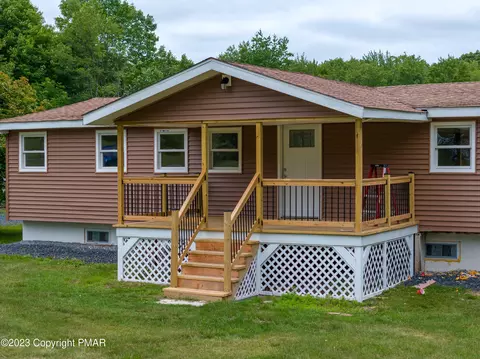 185 Center Rd, Stroudsburg, PA 18360