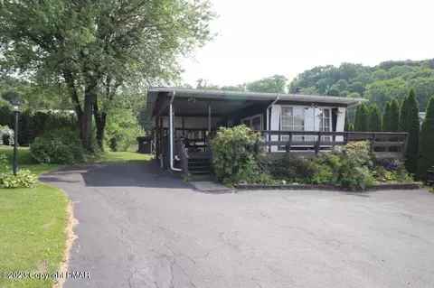 420 S Walnut St, Slatington, PA 18080