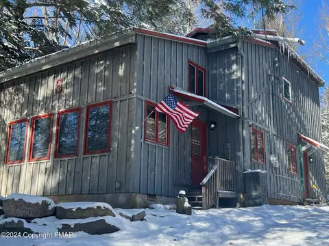 188 N Lake Dr, Lake Harmony, PA 18624