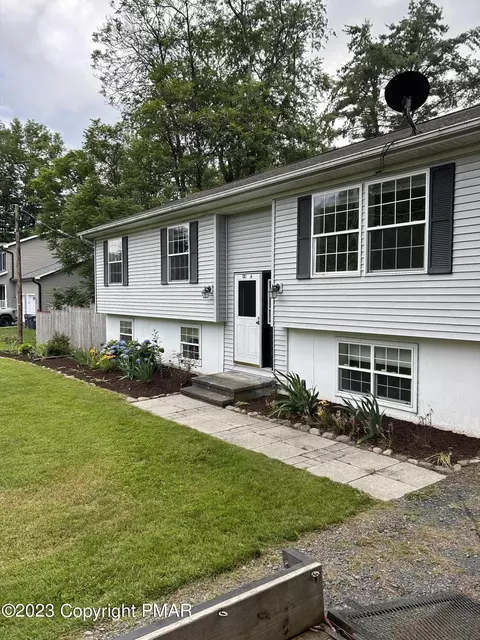122 Maple Ave, Stroudsburg, PA 18360