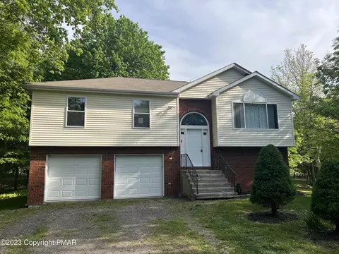 1266 Glade Dr, Long Pond, PA 18334