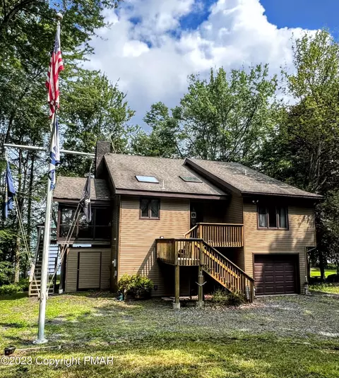 29 Big Bass Dr, Clifton Township, PA 18424