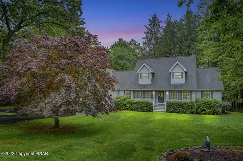 631 Overlook Ter, Stroudsburg, PA 18360