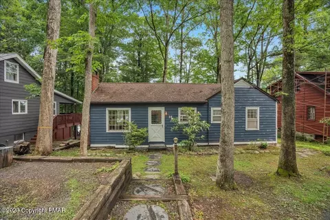 28 Park Rd, Lakeville, PA 18438