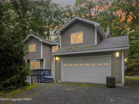 1043 Silver Spring Rd, Lake Ariel, PA 18436
