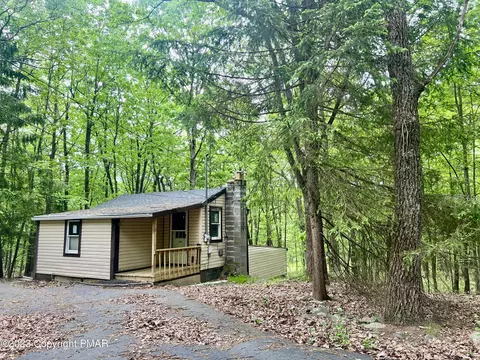 3209 Tulip Ln, East Stroudsburg, PA 18302