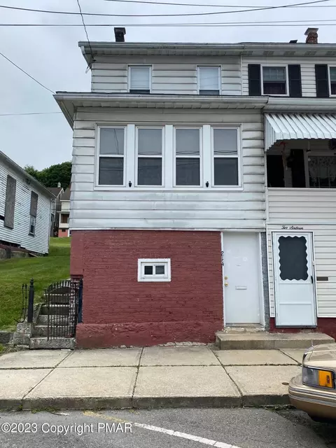 214 W Abbott St, Lansford, PA 18232