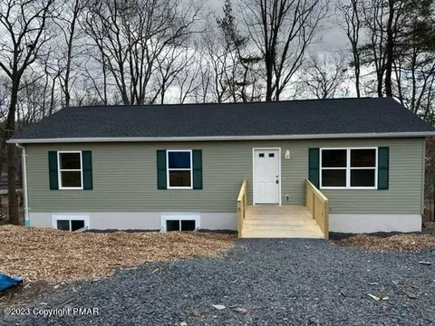 1115 Yorkshire Ln, Bushkill, PA 18324