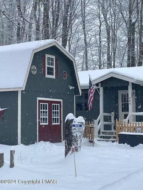 266 Maxatawny Dr, Pocono Lake, PA 18644