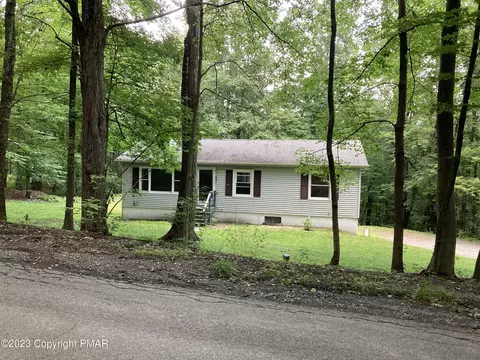 319 Rossmor Dr, Saylorsburg, PA 18353