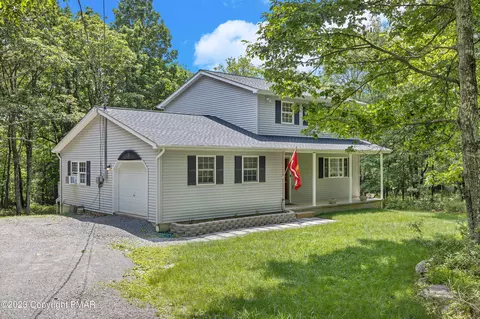 1208 N Rocky Mtn, Effort, PA 18330