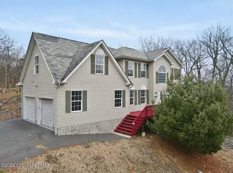 494 Deborah Dr, East Stroudsburg, PA 18301