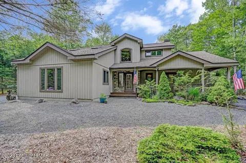 5649 Woodland Ave, Pocono Pines, PA 18350