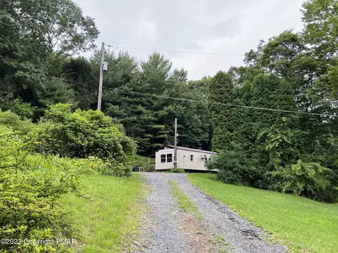 2080 Walnut Dr, Palmerton, PA 18071
