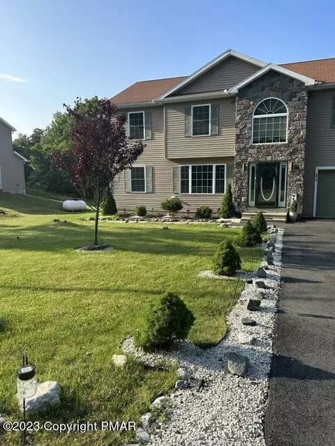 2441 Grey Birch Ln, Long Pond, PA 18334