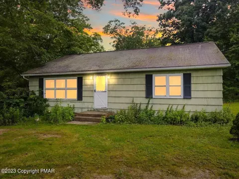 22 Mt Nebo Rd, East Stroudsburg, PA 18301
