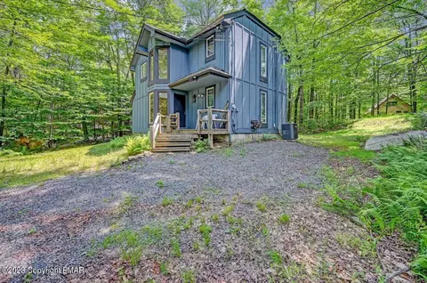 2110 Trout Pond Ct, Pocono Pines, PA 18350