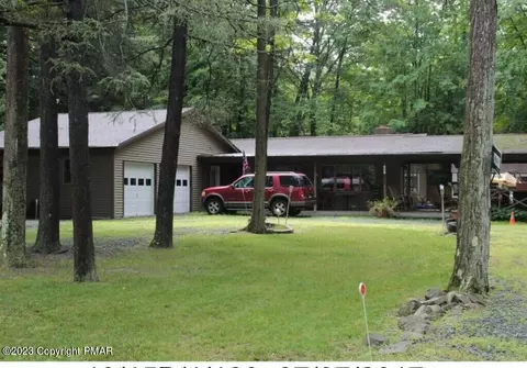 564 Sir Jeoffrey Ct, Blakeslee, PA 18610