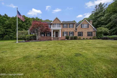 1430 Huntington Ln, Dalton, PA 18414
