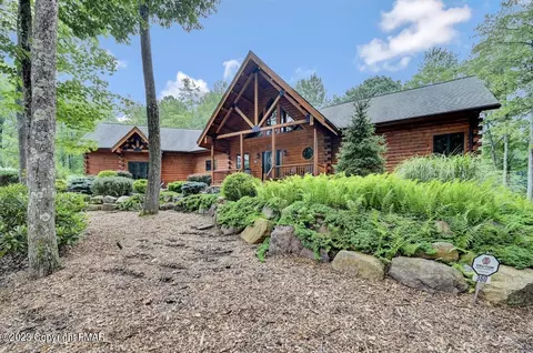 360 Wolf Hollow Rd, Lake Harmony, PA 18624
