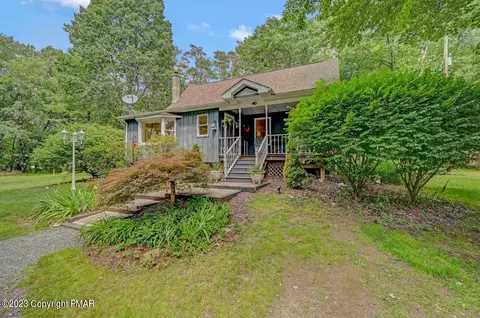112 Frog Pond Ln, East Stroudsburg, PA 18301