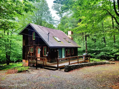 55 State Park Dr, Gouldsboro, PA 18424