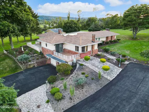 2307 E Mahoning Dr, Lehighton, PA 18235