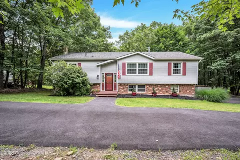 1249 Grand Mesa Dr, Effort, PA 18330