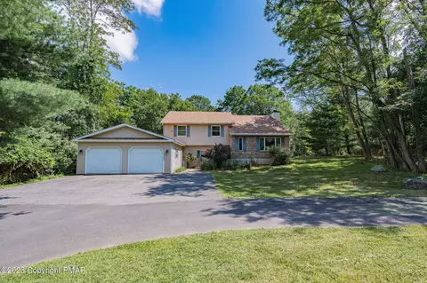 6030 Running Valley Rd, Stroudsburg, PA 18360