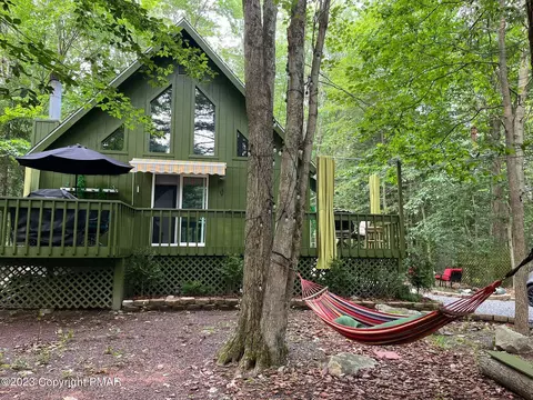 19 Primrose Ln, Gouldsboro, PA 18424