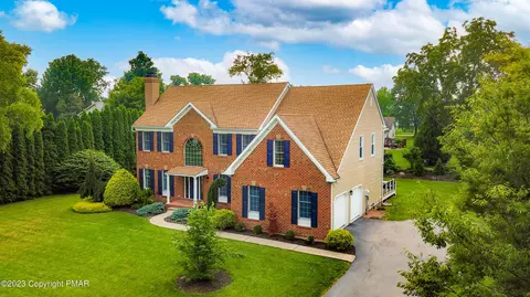 4403 Loraine Ln, Bethlehem, PA 18017