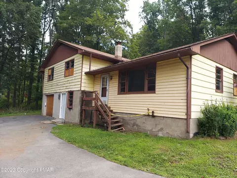 111 Faber Cir, Tannersville, PA 18372