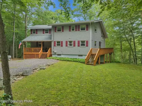61 S Lehigh River Dr, Clifton Township, PA 18424