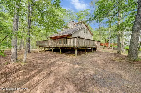 3113 Yorke Ct, Bushkill, PA 18324
