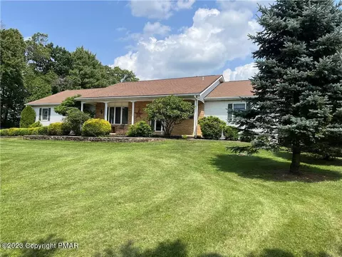 1624 Kickapoo Ter, Effort, PA 18330